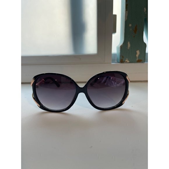 Don\'t Catch Feelings Round Frame‎ Temple Design Sunglasses Black